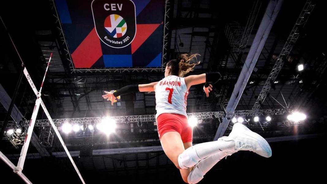 Fenerbahçe'den yılın transferi: Hande Baladın 6